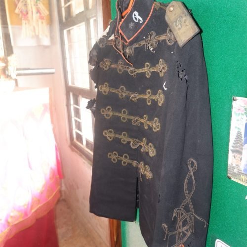 baju kebesaran mayor i gusti putu wisnu